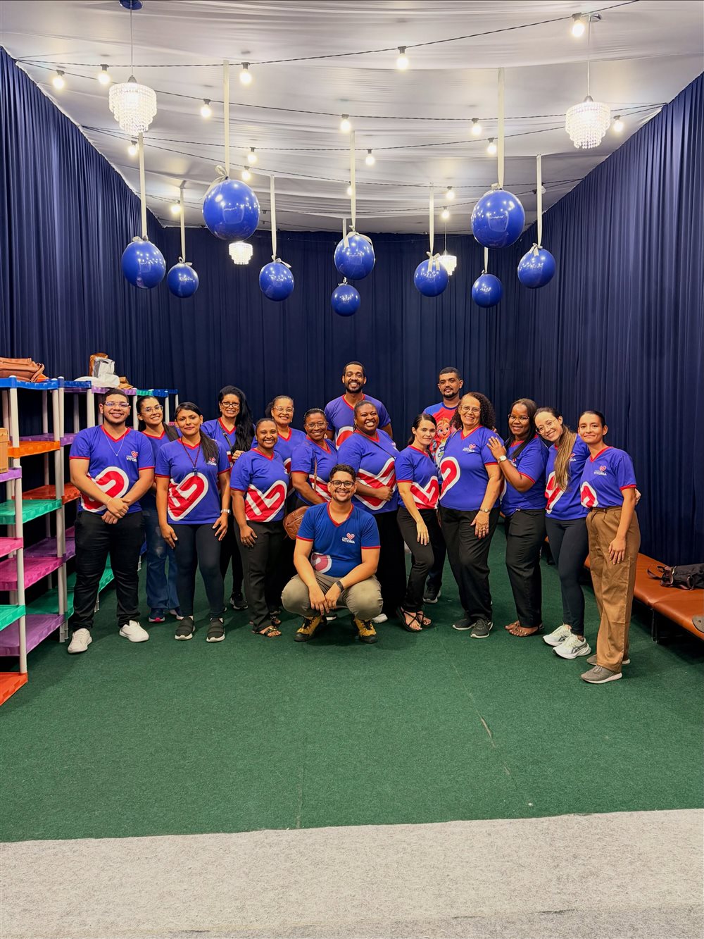 Equipe do Colégio Vitória reunida no Dia das Crianças